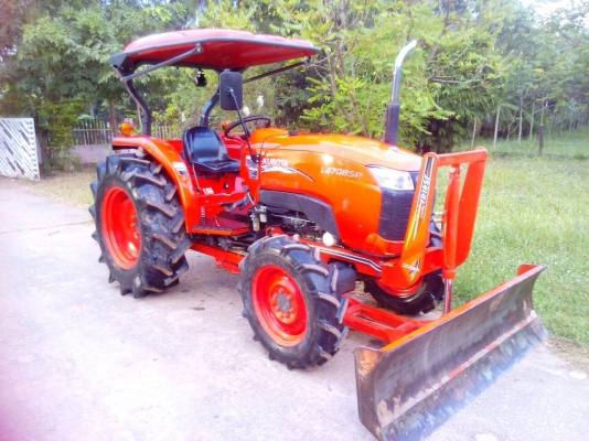 350,000รถไถ47 แรง  รุ่นใหม่400ชั่วโมงแท้ สวยๆกิ๊ฟๆครับ ขาย350,000