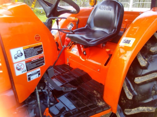 350,000รถไถ47 แรง  รุ่นใหม่400ชั่วโมงแท้ สวยๆกิ๊ฟๆครับ ขาย350,000