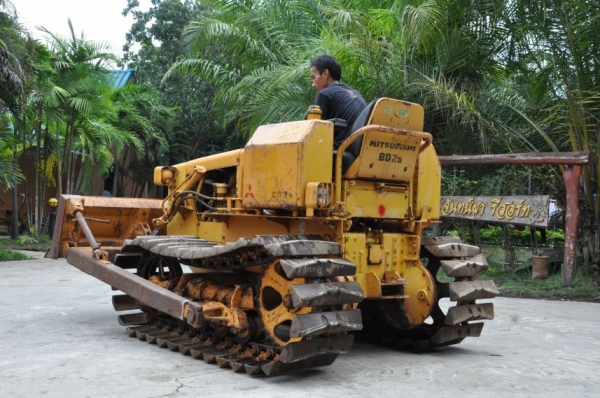 ((ลดกระหน่ำ))ขายรถดัน แทรกเตอร์ตีนตะขาบMITSUBISHI BD2D ใบมีดสภาพสวยเดิมจากญี่ปุ่น ขายถูกๆ129,000บาท!!!
