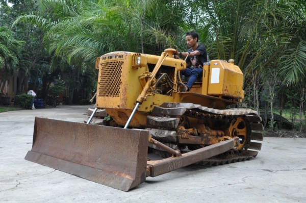 ((ลดกระหน่ำ))ขายรถดัน แทรกเตอร์ตีนตะขาบMITSUBISHI BD2D ใบมีดสภาพสวยเดิมจากญี่ปุ่น ขายถูกๆ129,000บาท!!!