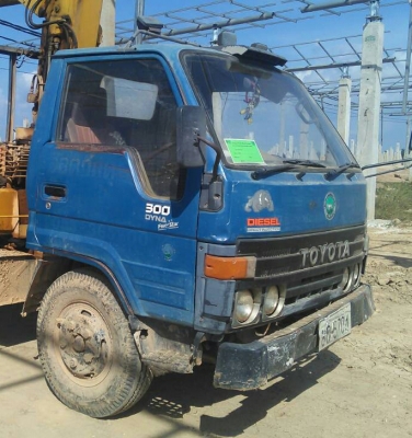 หกล้อ โตโยต้า BU87-115แรง เครน UNIC 2.9ตัน สภาพดีเดิมๆพร้อมใช้ ทะเบียนพร้อมโอน