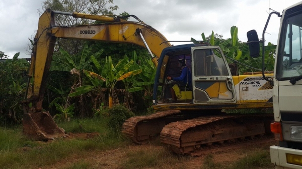 ขายรถขุดแบ็คโคkobelco มาร์คทรี200-3เล่มทะเบียน เครื่องแน่นปั๊มดี ไม่โหลด ช่วงล่างเต็มโซ่ใหม่ ภายในเดิม เฟรมสวย พร้อมลงลุยงาน