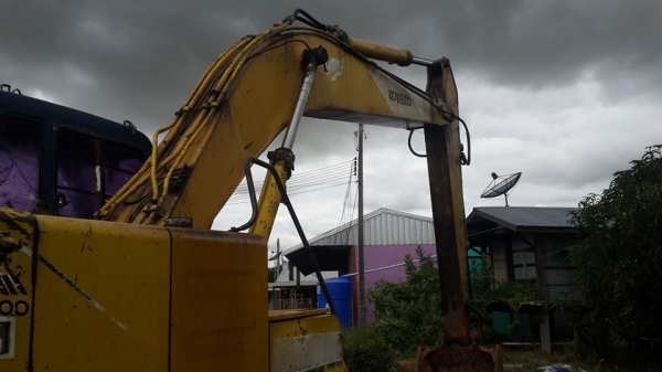 ขายรถขุดแบ็คโคkobelco มาร์คทรี200-3เล่มทะเบียน เครื่องแน่นปั๊มดี ไม่โหลด ช่วงล่างเต็มโซ่ใหม่ ภายในเดิม เฟรมสวย พร้อมลงลุยงาน