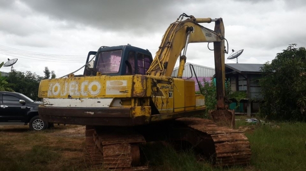 ขายรถขุดแบ็คโคkobelco มาร์คทรี200-3เล่มทะเบียน เครื่องแน่นปั๊มดี ไม่โหลด ช่วงล่างเต็มโซ่ใหม่ ภายในเดิม เฟรมสวย พร้อมลงลุยงาน