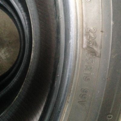 ขายยางขอบ19ปี14หนึ่งชุด.มี4เส้น TOYOสภาพสวยๆๆ สวยมามากครับไม่ป่ะไม่บวม225.55.19 สภาพนางฟ้าสวยๆๆ