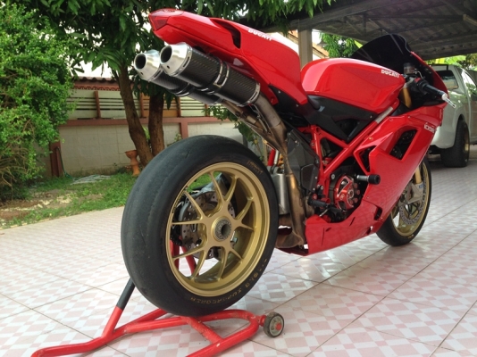 ขายDucati 1098S. สภายสวยครับราคาเบาๆๆเครื่องดีสมบูรณ์ครับ. ของแต่งพอสมควรครับ ขายDucati 1098S. สภายสวยครับราคาเบาๆๆเครื่องดีสมบูรณ์ครับ. ของแต่งพอสมควรครับ