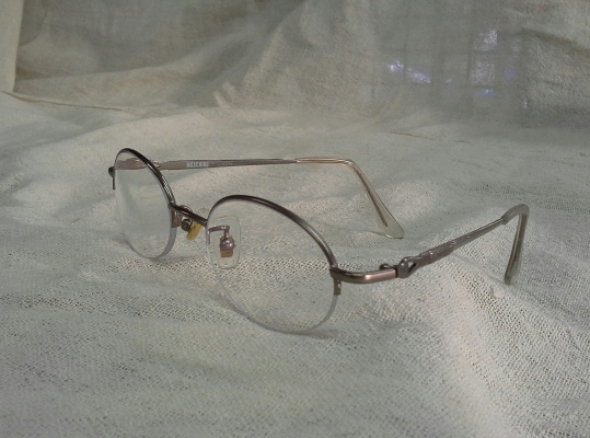 แว่นสายตายาวไททาเนียม MOSCHINO  made in Italy