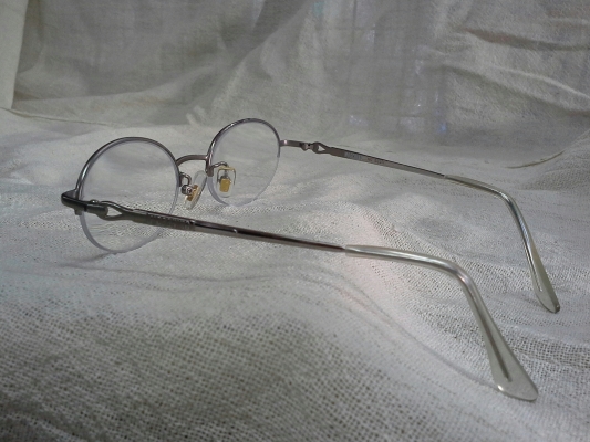 แว่นสายตายาวไททาเนียม MOSCHINO  made in Italy