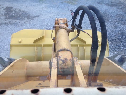 ขายรถตัก Komatsu 510 ; รถเก่าญี่ปุ่น 100\%;  สภาพสวยพร้อมใช้งานได้ทันที สนใจติดต่อ 081-9485494