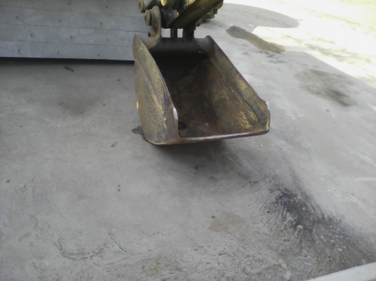 ขายแมคโคKomatsu pc40-6 สภาพใช้งานได้ดี ช่วงล่างแน่นเครื่องดี พร้อมใช้งาน เอกสารสัญญาซื้อขายครบ 250,000-ต่อลองได้เสย...