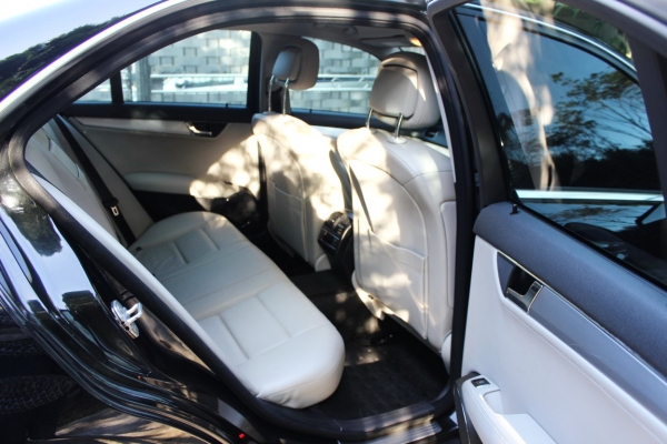 2010BENZ C200 AVANTGARDE ตัวTOPมีอแรกออกศูนย์ราชครู เจ้าของขายเอง