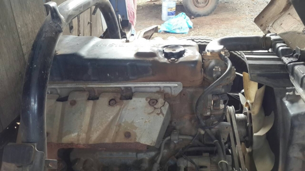 ขายหกล้อ MITSUBISHI 6ล้สภาพพร้อใใช้งาน เครื่องดี ยางสวย หัวเดิมบาง เอกสารเล่มทะเบียนพร้อมโอน