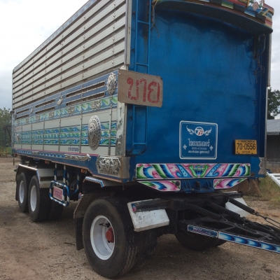 ลูกพ่วงสามเพลาดั้ม