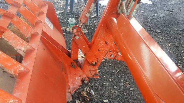 ขาย บุ๊งกี๋ ตราช้าง LA588 ใส่ kubota l4708 ถูกๆ ขาย บุ๊งกี๋ ตราช้าง LA588 ใส่ kubota l4708 ถูกๆ