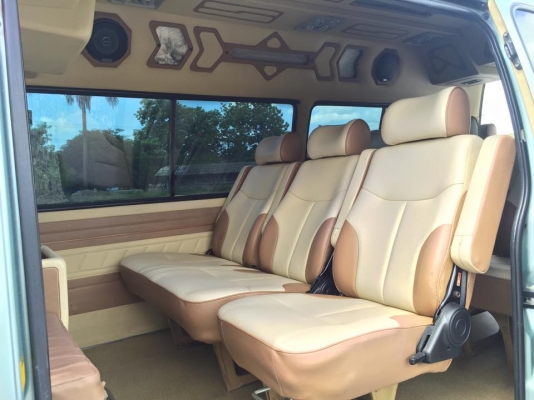 ขายรถตู้หลังคาสูง รุ่น commuter ปี 2004 เครื่อง 3000 cc ดีเซล แต่ง ViP เครื่องดี รถสวย ขับดี วิ่งเงียบ วิ่งนิ่ม แอร์เย็น มีจอ 2 จอ ใช้งานได้ปกติ. มีประกันชั้น 1