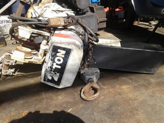 รอกไฟฟ้า 230/450 v 2ตัน นำเข้าจากนอก