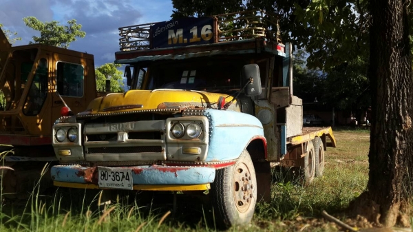 ขายสิบล้อISUZU หน้ายาว เทรลเลอร์ สภาพพร้มใช้งาน เครื่องดีคัชชีสวย ยางพร้อมใช้ เอกสารพร้อมโอน