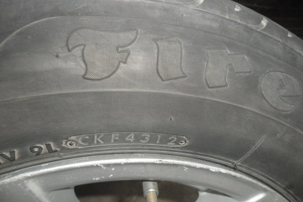 ล้อแม็ก 15นิ้ว 6รู พร้อมยาง สวยๆ 1 คู่ ราคา 2700 บาท ล้อแม็ก 15นิ้ว 6รู พร้อมยาง สวยๆ 1 คู่ ราคา 2700 บาท