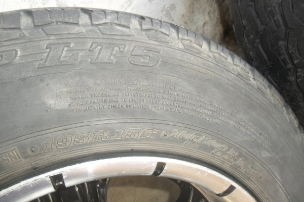 ล้อแม็ก 15นิ้ว 6รู พร้อมยาง สยๆ 1 คู่ ราคา 2800 บาท