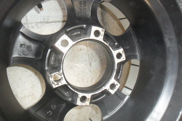 ล้อแม็ก 15นิ้ว 6รู พร้อมยาง สยๆ 1 คู่ ราคา 2800 บาท