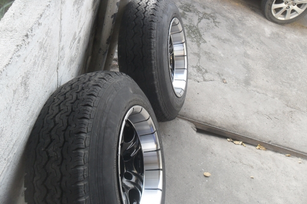 ล้อแม็ก 15นิ้ว 6รู พร้อมยาง สยๆ 1 คู่ ราคา 2800 บาท