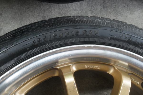 ล้อแม็ก 15นิ้ว 4รู พร้อมยาง สวยๆ 4 ล้อ ราคา 4900 บาท