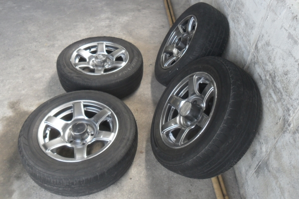 ล้อแม็ก 14นิ้ว 5รู114 พร้อมยาง สวยๆ 4 ล้อ ลดราคาเหลือ 3900 บาท