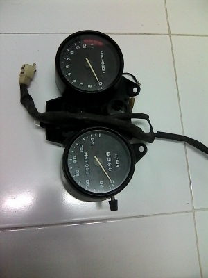 เรือนไมล์กลมพร้อมชุดสายไฟและวัดรอบเครื่องมอไซค์ ราคา 700 บาทพร้อมส่ง