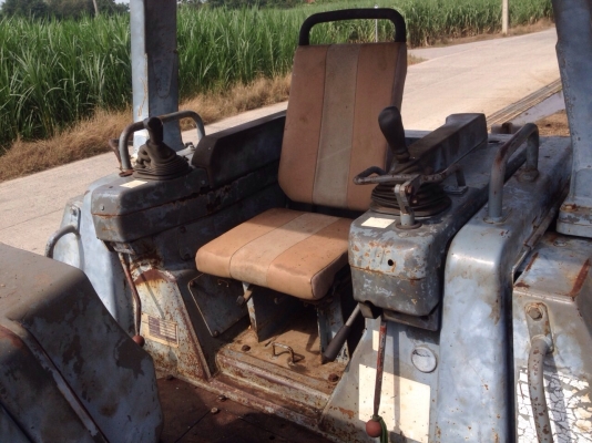 ขายรถแทรคเตอร์ KOMATSU D41E-6 เครื่องคอมมิ้น 6 สูบ โซ่ดี แผ่นสวย บูทกลม เอกสารสัญญาซื้อขาย