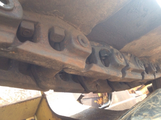 ขายรถแทรคเตอร์ KOMATSU D41E-6 เครื่องคอมมิ้น 6 สูบ โซ่ดี แผ่นสวย บูทกลม เอกสารสัญญาซื้อขาย