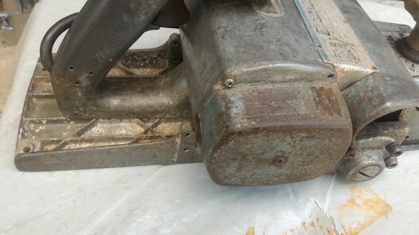 กบไสไม้ไฟฟ้า makita ขนาด 5 นิ้ว ตัวนี้ผลิตจาก MAKITA ญี่ปุ่น ใช้ไฟ 220 V.