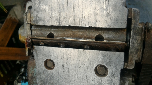 กบไสไม้ไฟฟ้า makita ขนาด 5 นิ้ว ตัวนี้ผลิตจาก MAKITA ญี่ปุ่น ใช้ไฟ 220 V.