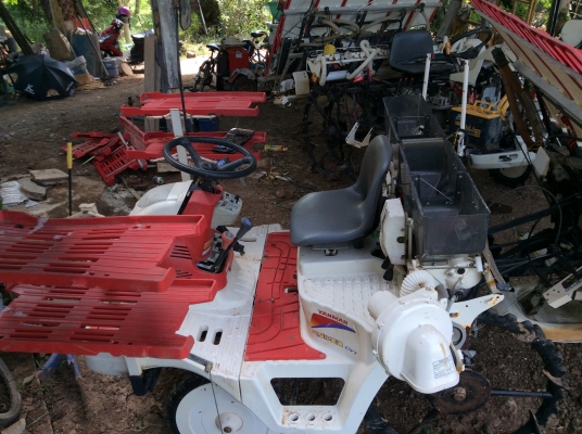 ขายรถดำนา yanmar vp4 รุ่นใหม่เก่านอก พร้อมใช้งาน ขายรถดำนา yanmar vp4 รุ่นใหม่เก่านอก พร้อมใช้งาน