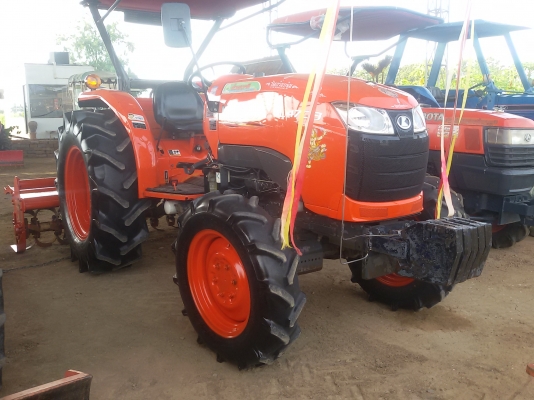 รถไถคูโบต้าL4708  พร้อมไช้งานสวยมากๆ  ไมร์เพียง900ช.ม. ขายใน  ราคา368000บาท รถอยู่วังบัว คลองขลุง กำแพงเพชร   มีโลตาลี้ตราช้างหนึ่งอัน สนใจสอบุถามได้ที่081 3655997 อำพร  พาเจริญ  ราคาต่อรองได้อีกนะครับ