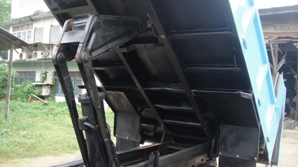 ISUZU NPR ดั๊ม5คิว เครื่อง115แรง เฟืองท้ายเอฟ แอร์ เพาเวอร์ ฟิล์ม รถพร้อมใช้ ราคาถูก