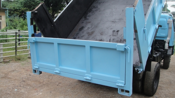 ISUZU NPR ดั๊ม5คิว เครื่อง115แรง เฟืองท้ายเอฟ แอร์ เพาเวอร์ ฟิล์ม รถพร้อมใช้ ราคาถูก