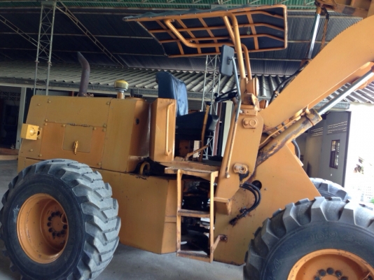 ขายรถตักล้อยางยี่ห้อ KOMATSU 510 เอกสารสัญญาซื้อขาย รถสวยสภาพดีไม่เคยทำสี(มีวีดีโอ ดูด้านใน)