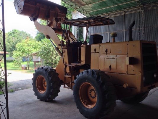 ขายรถตักล้อยางยี่ห้อ KOMATSU 510 เอกสารสัญญาซื้อขาย รถสวยสภาพดีไม่เคยทำสี(มีวีดีโอ ดูด้านใน)