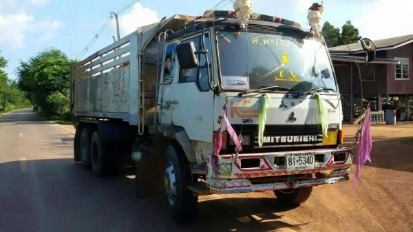 ขายดั้ม2เพลา FN527M-TF2569 สภาพสวยพร้อมใช้งาน เอกสารพร้อมโอน สนใจโทร 090-8588220คุณนะ 093-3258446คุณบิว หรือเข้าดูสินค้าอื่นๆได้ที่ www.truck.in.th/498 หรือเพจFacebook ณรงค์ ซื้อขายรถมือสอง (เว็บไซต์ส่วนตัว) หรือFacebook ตลาดรถมือสอง คุณนะ ขายดั้ม2เพลา FN527M-TF2569 สภาพสวยพร้อมใช้งาน เอกสารพร้อมโอน สนใจโทร 090-8588220คุณนะ 093-3258446คุณบิว หรือเข้าดูสินค้าอื่นๆได้ที่ www.truck.in.th/498 หรือเพจFacebook ณรงค์ ซื้อขายรถมือสอง (เว็บไซต์ส่วนตัว) หรือFacebook ตลาดรถมือสอง คุณนะ