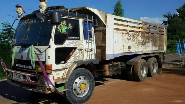 ขายดั้ม2เพลา FN527M-TF2569 สภาพสวยพร้อมใช้งาน เอกสารพร้อมโอน สนใจโทร 090-8588220คุณนะ 093-3258446คุณบิว หรือเข้าดูสินค้าอื่นๆได้ที่ www.truck.in.th/498 หรือเพจFacebook ณรงค์ ซื้อขายรถมือสอง (เว็บไซต์ส่วนตัว) หรือFacebook ตลาดรถมือสอง คุณนะ