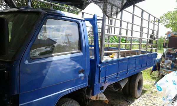 ขายรถ6ล้อ NPR115แรง เครื่องดีแคชซีสวย สภาพพร้อมใช้งาน เอกสารพร้อมโอน สนใจโทร 090-8588220คุณนะ 093-3258446คุณบิว หรือเข้าดูสินค้าอื่นๆได้ที่ www.truck.in.th/498 หรือเพจFacebook ณรงค์ ซื้อขายรถมือสอง (เว็บไซต์ส่วนตัว) หรือFacebook ตลาดรถมือสอง คุณนะ