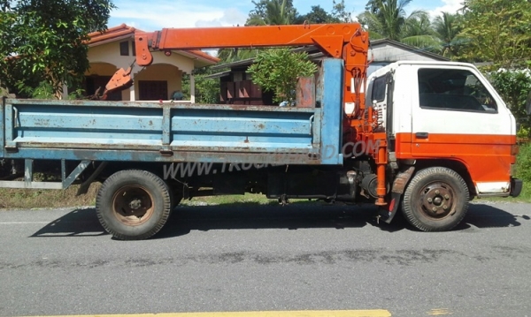 รถบรรทุกติดเครน ISUZU NKR เครนขนาด 2.5ตัน จดทะเบียน ปี 2536  เครื่อง 110 แรงม้า