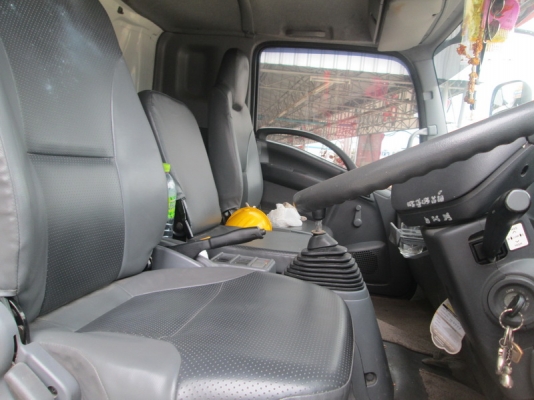 รถบรรทุก 6 ล้อ ISUZU FTR 240