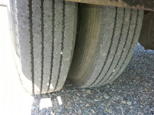 ขายรถสวยๆครับ หกล้อ ฮีโน่ FC9JLLA175 ปี56 ซีรี500 ยาง8.25 ช่วงยาว 6.50ม รถสวยนางฟ้าสวยกริบเดิมทั้งคัน ทะเบียนพร้อมโอน ขายรถสวยๆครับ หกล้อ ฮีโน่ FC9JLLA175 ปี56 ซีรี500 ยาง8.25 ช่วงยาว 6.50ม รถสวยนางฟ้าสวยกริบเดิมทั้งคัน ทะเบียนพร้อมโอน