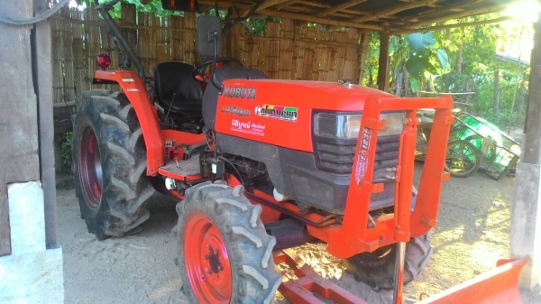 ขายรถไถ KUBOTA L4508Di สภาพดีเดิมๆพร้อมใช้งาน อุปกรณ์ครบ 3 ชิ้นมีพร้อมดันหน้า ผานพรวนและ โรตารี่