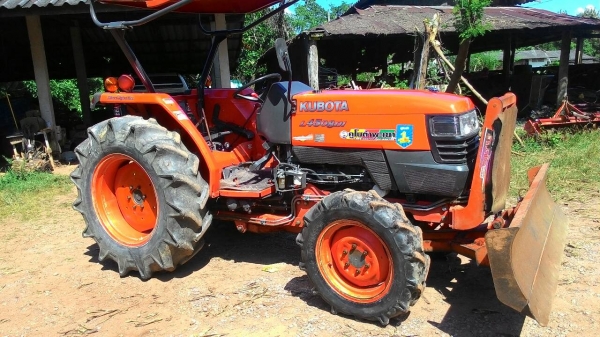 ขายรถไถ KUBOTA L4508Di สภาพดีเดิมๆพร้อมใช้งาน อุปกรณ์ครบ 3 ชิ้นมีพร้อมดันหน้า ผานพรวนและ โรตารี่