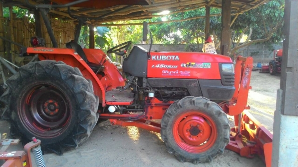 ขายรถไถ KUBOTA L4508Di สภาพดีเดิมๆพร้อมใช้งาน อุปกรณ์ครบ 3 ชิ้นมีพร้อมดันหน้า ผานพรวนและ โรตารี่