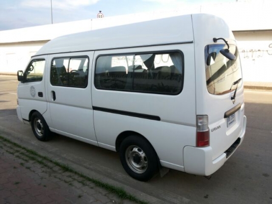 NISSAN URVAN 04 มือ1 ออกห้าง ใช้มา 6 หมื่นกิโล แท้ๆ สวยๆเดิมๆ เครื่องดีเซลเดิมแน่นๆ รถเดิมบางทั้งคัน แอร์เย็นพร้อมหน้าหลัง ช่วงล่างสมบรูณ์  พร้อมใช้งาน