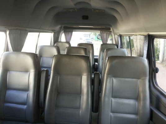 NISSAN URVAN 04 มือ1 ออกห้าง ใช้มา 6 หมื่นกิโล แท้ๆ สวยๆเดิมๆ เครื่องดีเซลเดิมแน่นๆ รถเดิมบางทั้งคัน แอร์เย็นพร้อมหน้าหลัง ช่วงล่างสมบรูณ์  พร้อมใช้งาน