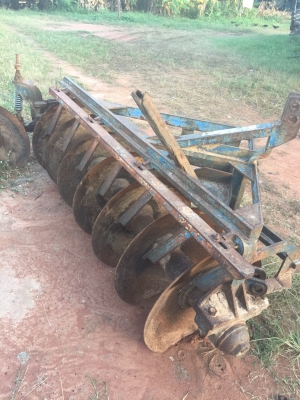 ขาย FORD. 77. T-1. อุปกร2ชิ้น  ใบดัน ผาน 7 พร้อมใช้สุดๆ